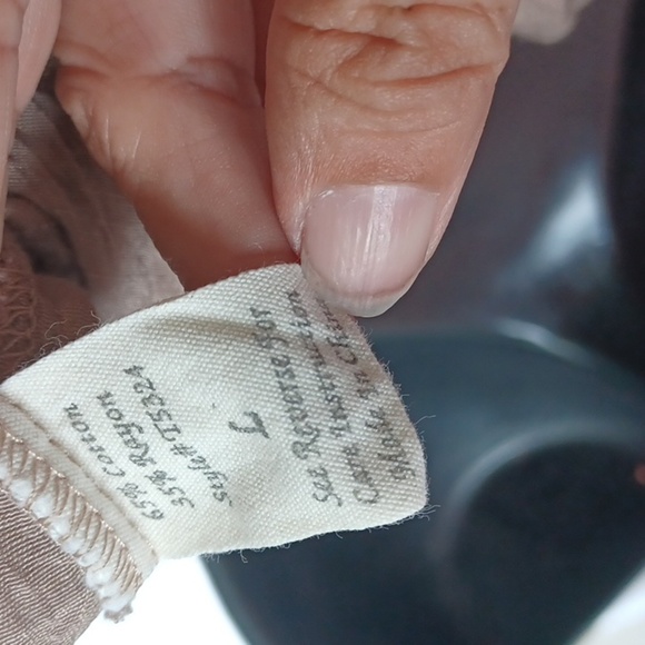 “MINE “Boho woman’s sleeveless Tan top, Flowers, Ruffles, Elastic - Picture 8 of 9